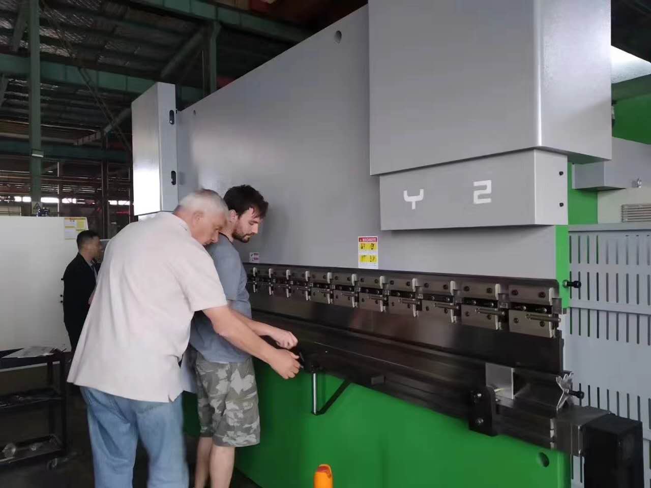 63 Ton Metal Sheet Steel Bending Machine Cnc Hydraulic Press Brake For Metal Working