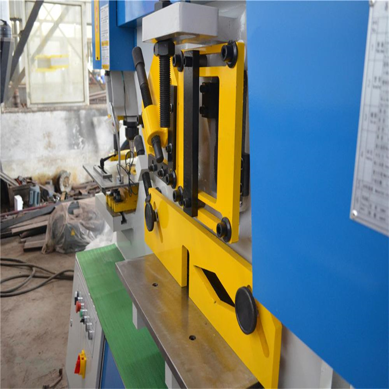 ແຜ່ນເຫຼັກທີ່ມີຄຸນນະພາບສູງ Cnc Hydraulic Iron Worker Machine Punching Press Machine